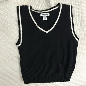 Black Sweater Vest Cropped